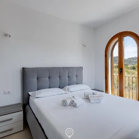 Apartment Orange 4 *